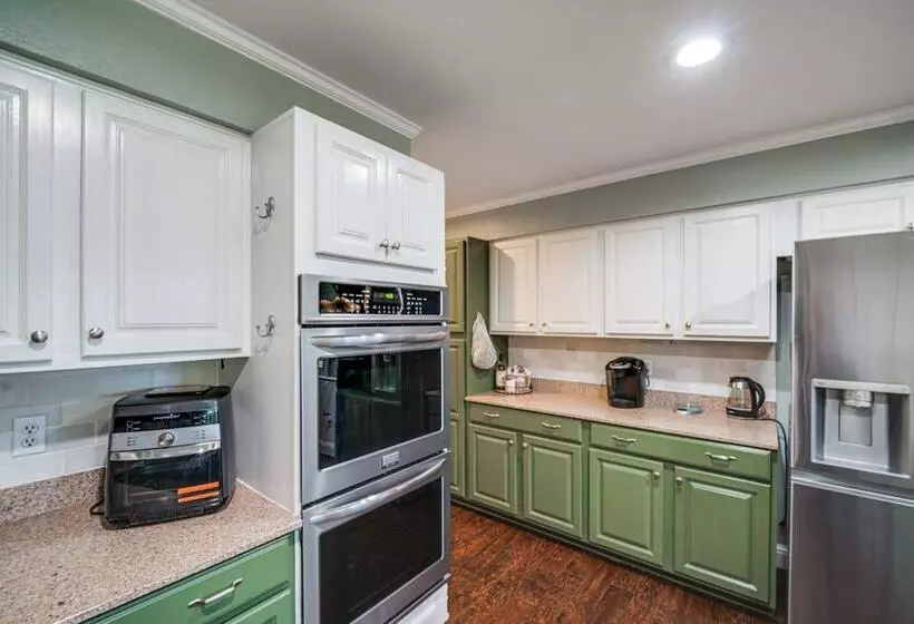 Pet Friendly Sachse Home W/ Patio, Fire Pit & Yard