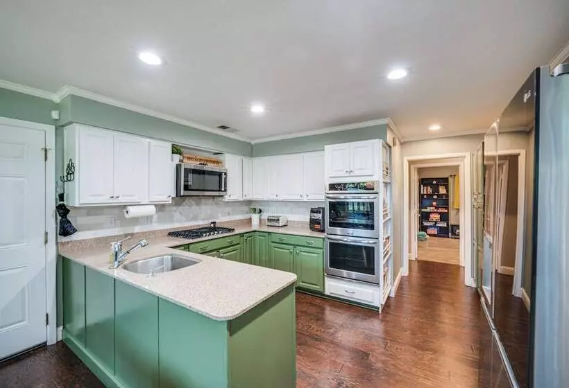 Pet Friendly Sachse Home W/ Patio, Fire Pit & Yard