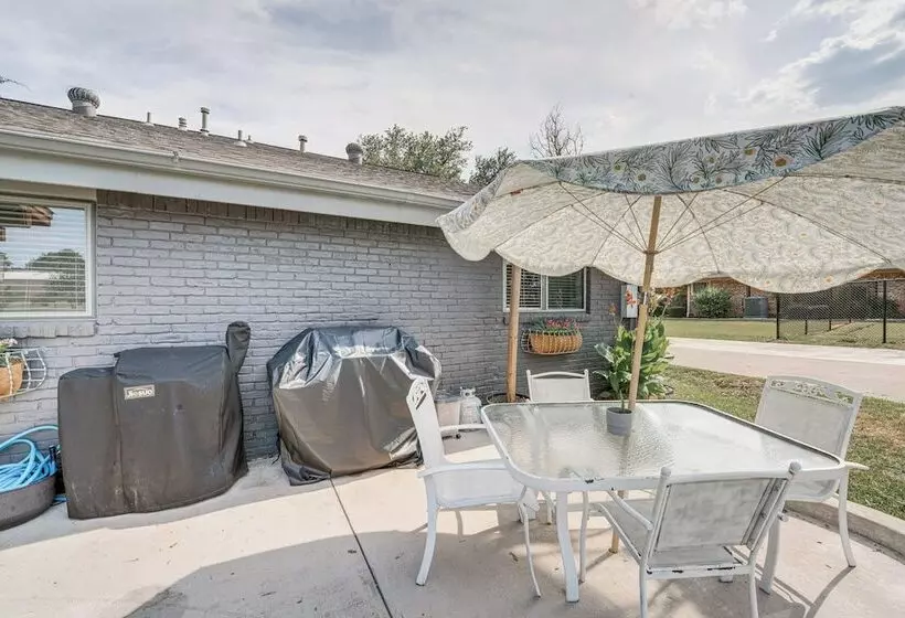 Pet Friendly Sachse Home W/ Patio, Fire Pit & Yard