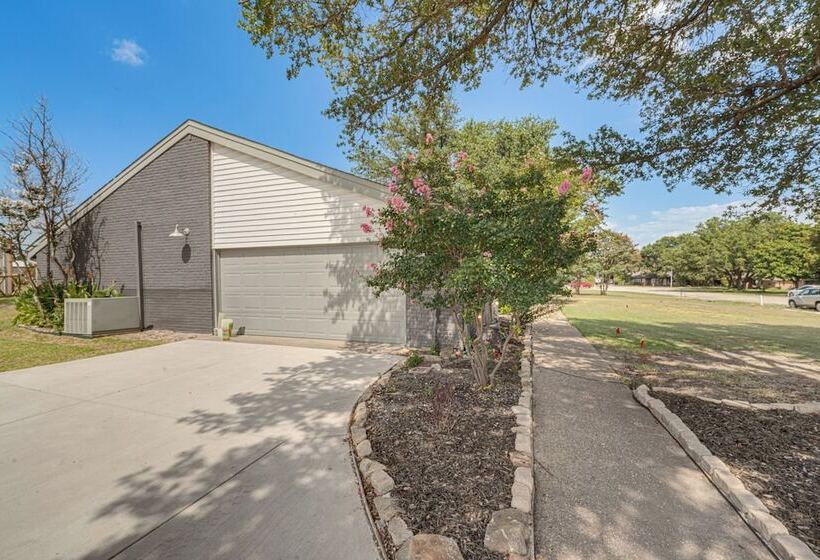 Pet Friendly Sachse Home W/ Patio, Fire Pit & Yard