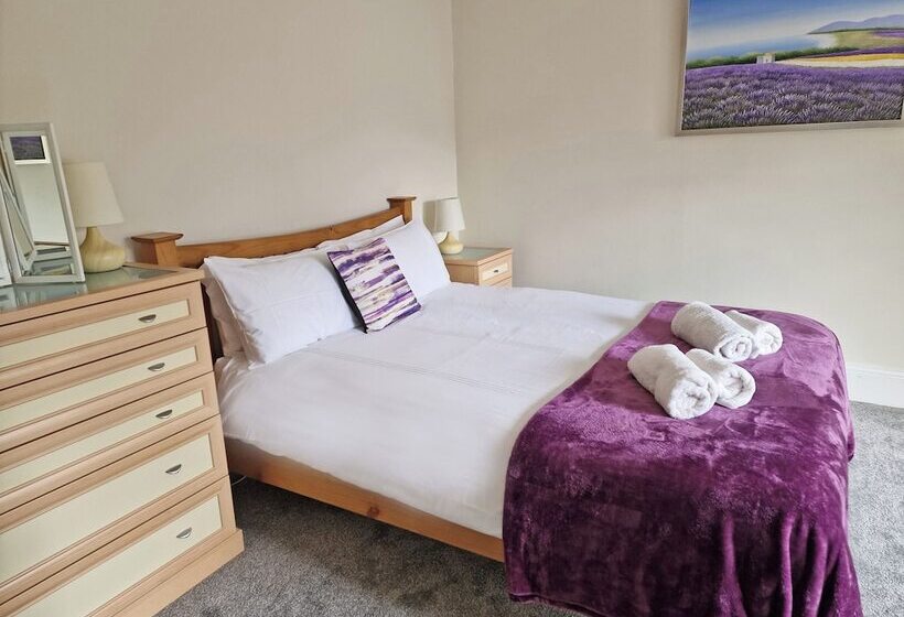 Резиденция Kildonan House Village Centre Sleep 8 With Hot Tub