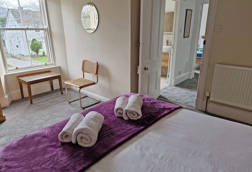 Резиденция Kildonan House Village Centre Sleep 8 With Hot Tub