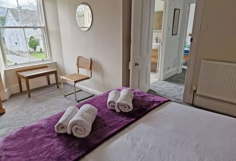 Residenssi Kildonan House Village Centre Sleep 8 With Hot Tub