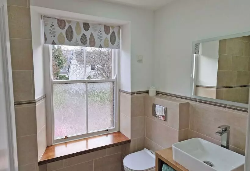 Residenssi Kildonan House Village Centre Sleep 8 With Hot Tub