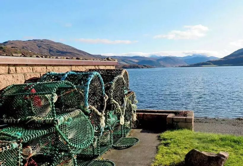 Residenssi Kildonan House Village Centre Sleep 8 With Hot Tub