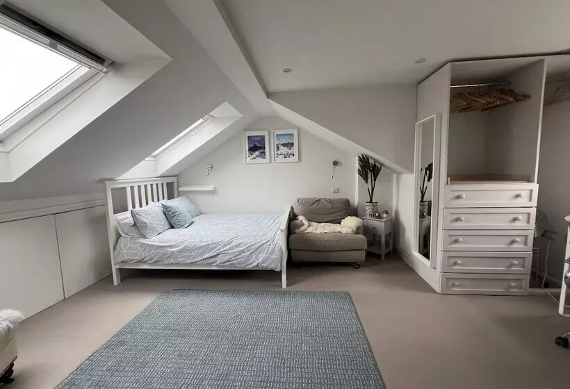 Residenssi London Charm On Connaught Avenue