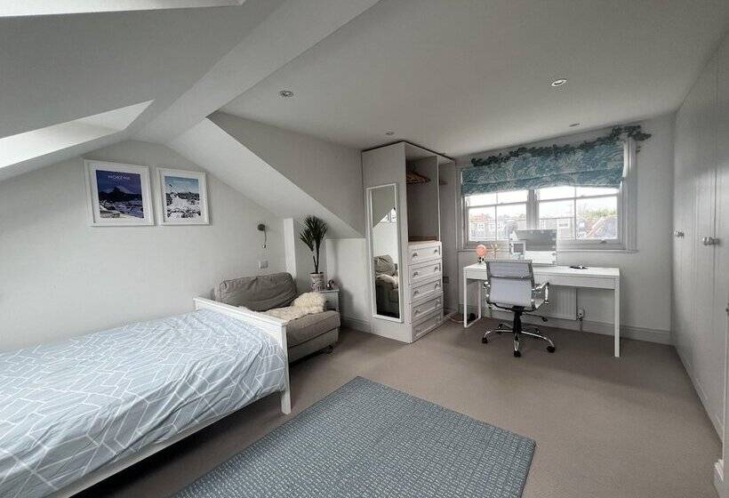 Residenza London Charm On Connaught Avenue