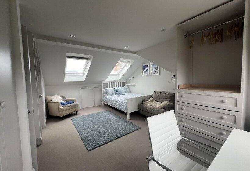 Residenza London Charm On Connaught Avenue