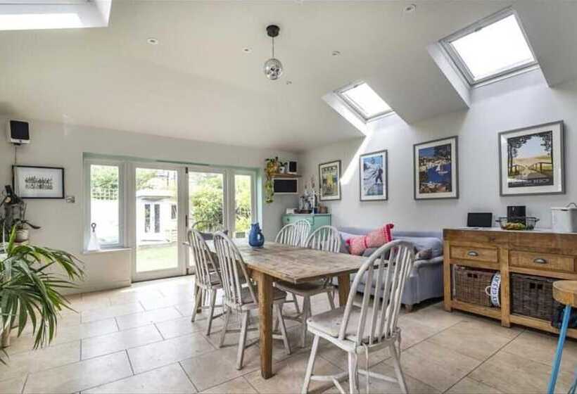 Residenza London Charm On Connaught Avenue