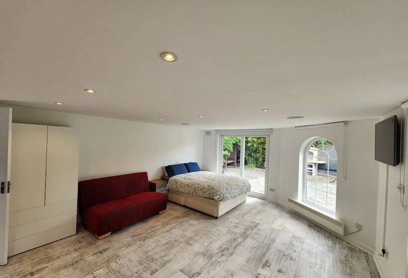 إقامة London Family Home Amazing Garden