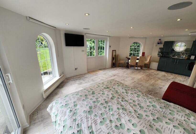 إقامة London Family Home Amazing Garden