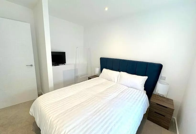 Residenssi Modern Townhouse, Close To 02,excel, 5mins To Tube