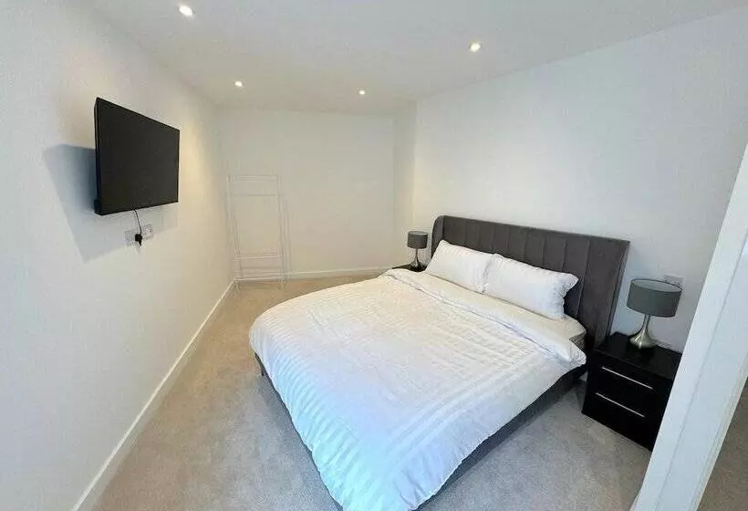 Residenssi Modern Townhouse, Close To 02,excel, 5mins To Tube