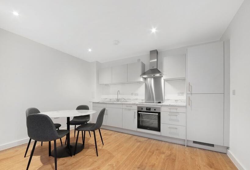 Резиденция Modern Townhouse, Close To 02,excel, 5mins To Tube