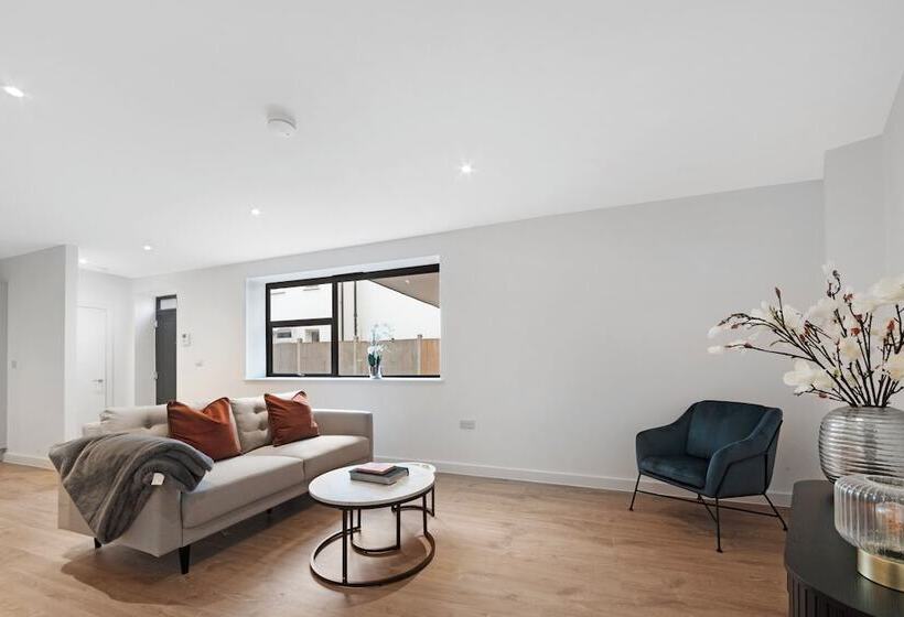 Резиденция Modern Townhouse, Close To 02,excel, 5mins To Tube