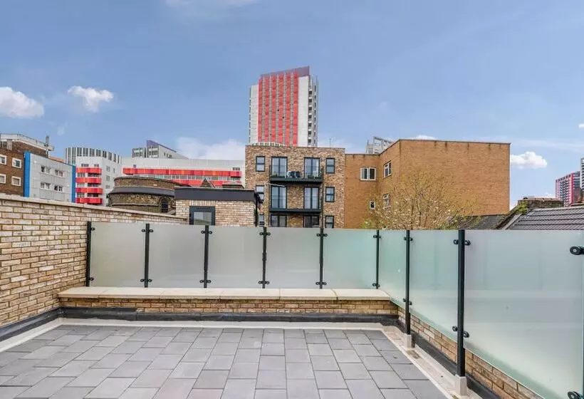 Residenssi Modern Townhouse, Close To 02,excel, 5mins To Tube