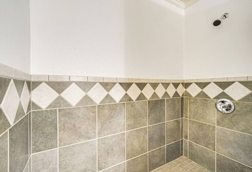 Riverfront Brady Retreat On 25 Acres!