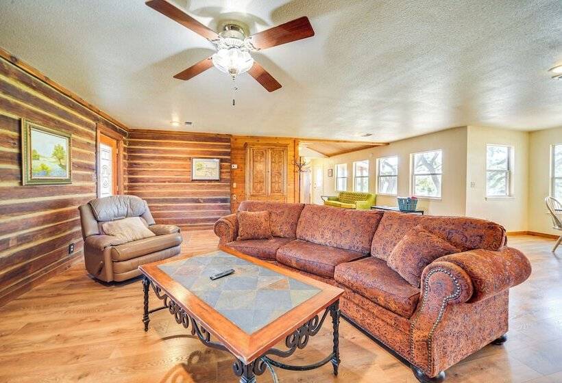 Riverfront Brady Retreat On 25 Acres!