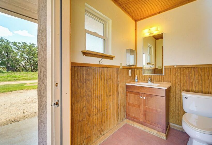 Riverfront Brady Retreat On 25 Acres!