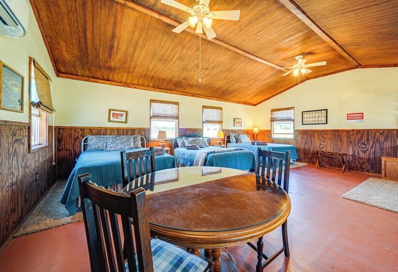 Riverfront Brady Retreat On 25 Acres!