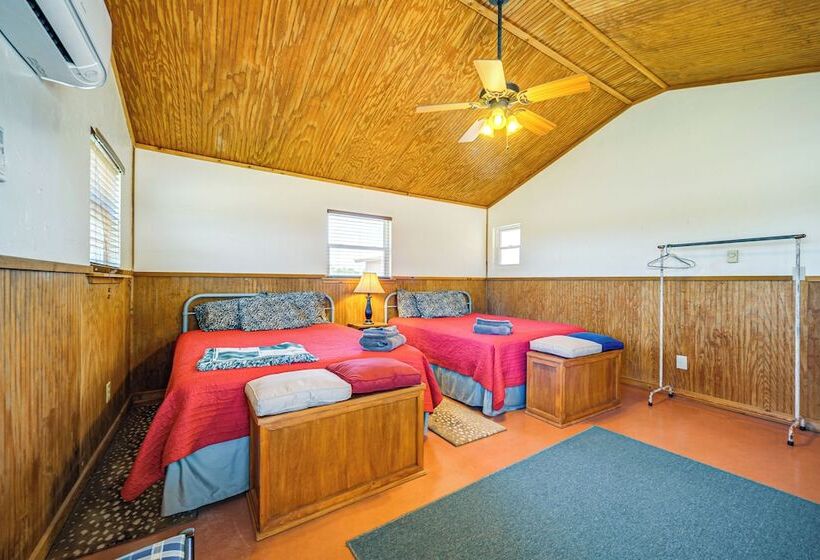 Riverfront Brady Retreat On 25 Acres!