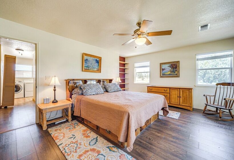 Riverfront Brady Retreat On 25 Acres!