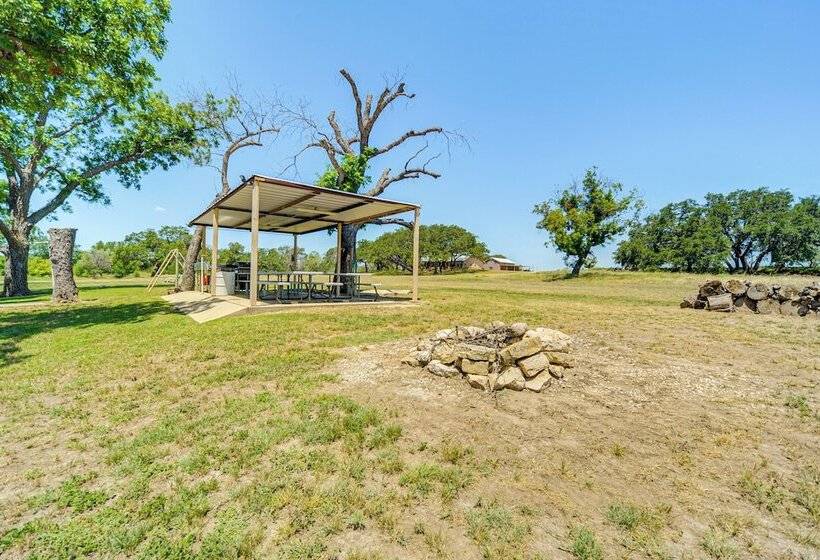 Riverfront Brady Retreat On 25 Acres!