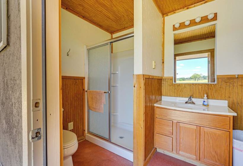 Riverfront Brady Retreat On 25 Acres!