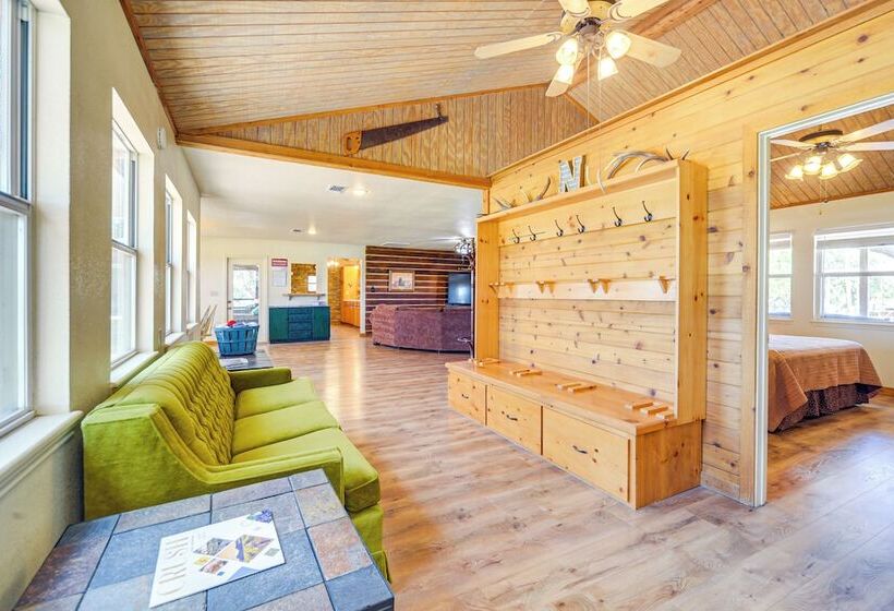 Riverfront Brady Retreat On 25 Acres!