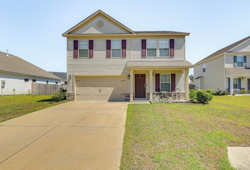 Spacious West Columbia Home W/ Patio & Grill!