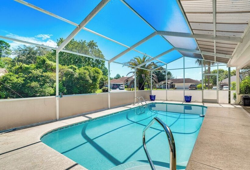 Spring Hill Home: Private Pool, 9 Mi To Beach!