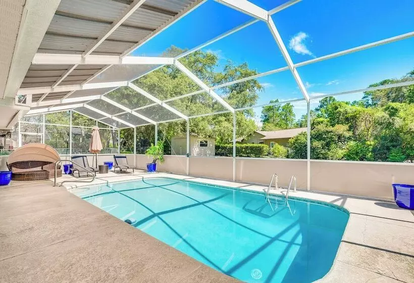 Spring Hill Home: Private Pool, 9 Mi To Beach!