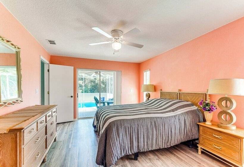 Spring Hill Home: Private Pool, 9 Mi To Beach!