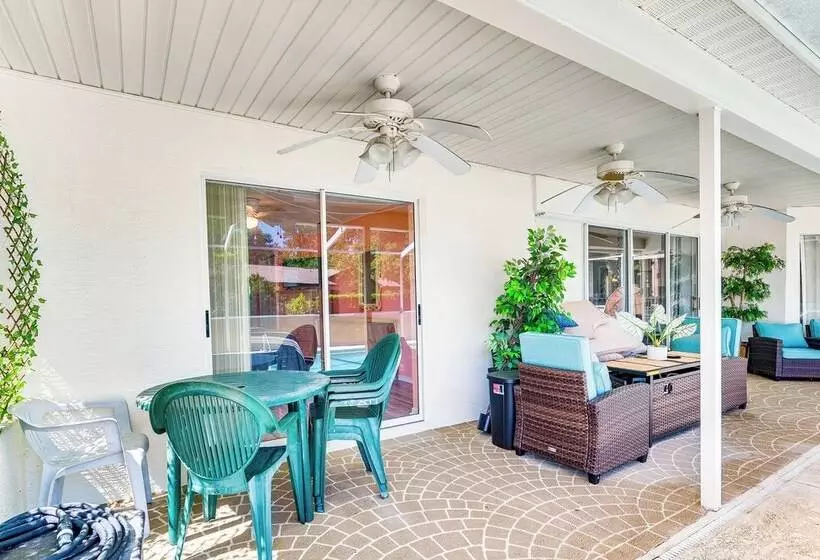 Spring Hill Home: Private Pool, 9 Mi To Beach!