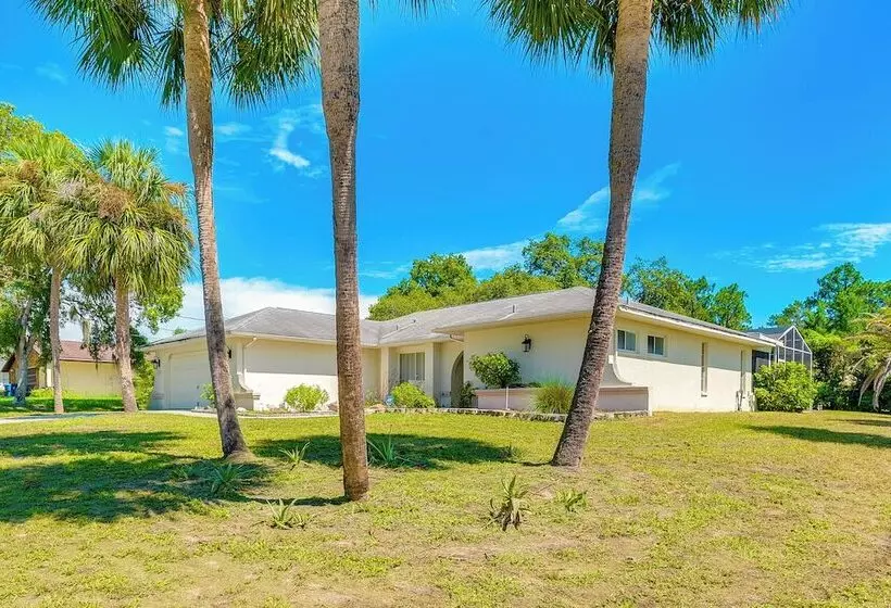 Spring Hill Home: Private Pool, 9 Mi To Beach!