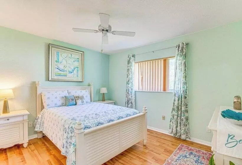 Spring Hill Home: Private Pool, 9 Mi To Beach!