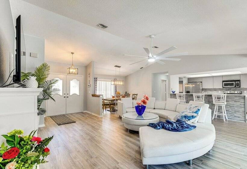 Spring Hill Home: Private Pool, 9 Mi To Beach!