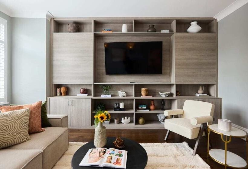 The Roehampton Place Elegant 5bdr House With Garden + Parking