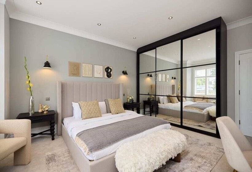 The Roehampton Place Elegant 5bdr House With Garden + Parking