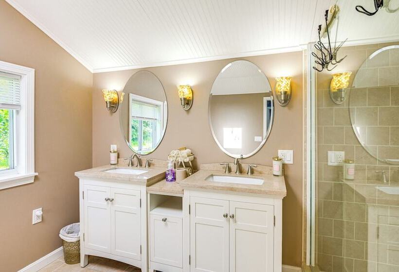 Bayfront Steuben Home W/ Screened Porch & Fire Pit