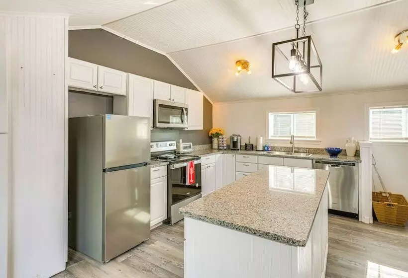 Bayfront Steuben Home W/ Screened Porch & Fire Pit