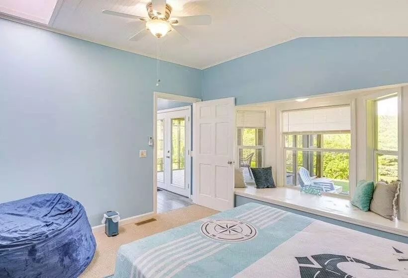 Bayfront Steuben Home W/ Screened Porch & Fire Pit