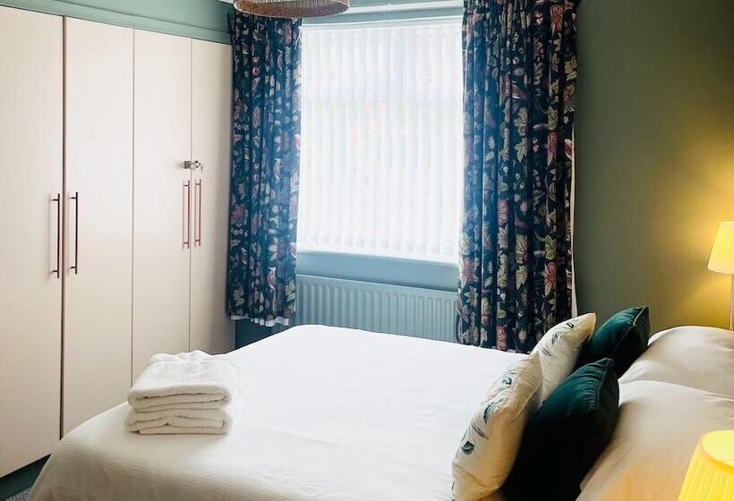 Bungalow Stay In Morpeth Close To Transport Links