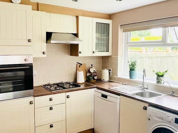 Bungalow Stay In Morpeth Close To Transport Links