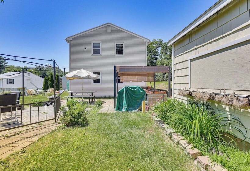 Charming Farmington Home ~ 5 Mi To Uconn Health!