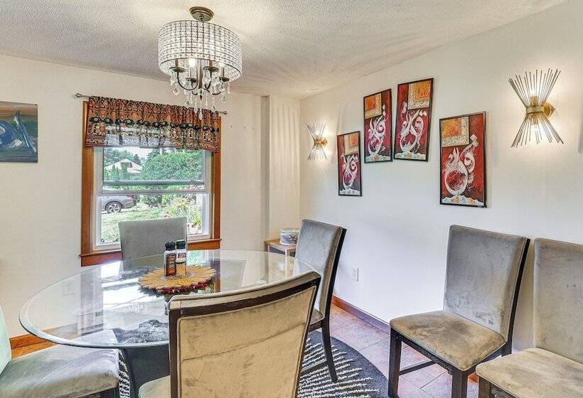 Charming Farmington Home ~ 5 Mi To Uconn Health!