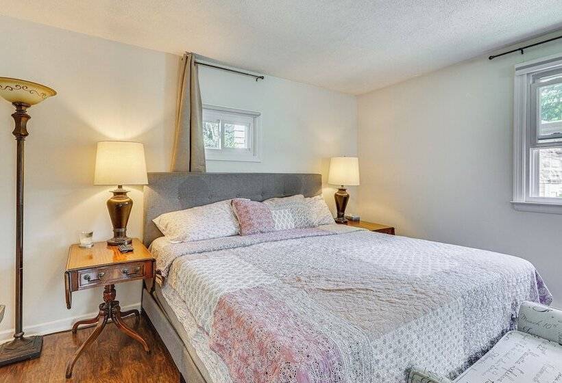 Charming Farmington Home ~ 5 Mi To Uconn Health!