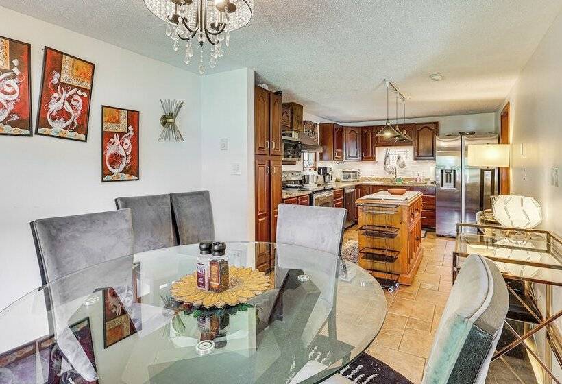 Charming Farmington Home ~ 5 Mi To Uconn Health!