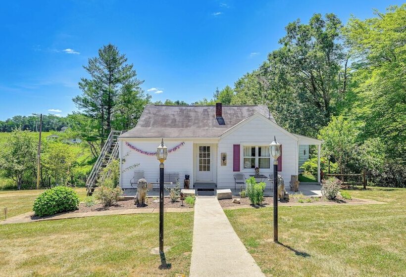 Family Fancy Gap Cottage W/ Deck   Pets Welcome!