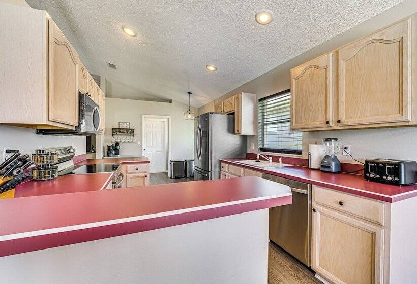 Heated Pool & Screened Lanai: Haines City Haven!